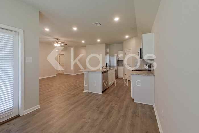 118 Santiago Ct - Photo 7 of 30