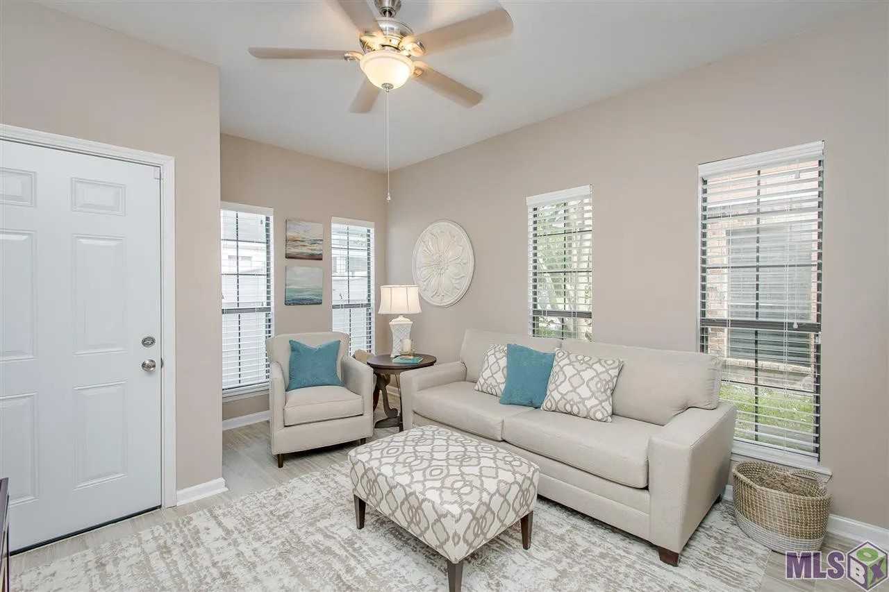5245 Cumberland Cove Dr - Photo 2 of 19