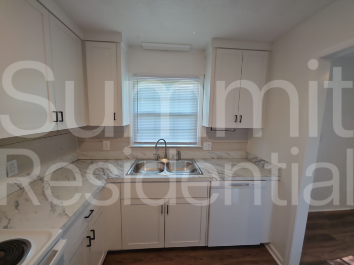 1215 Wade Stephenson Rd - Photo 5 of 20