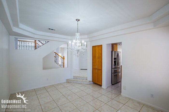 10761 Spruce Bough St - Photo 4 of 14