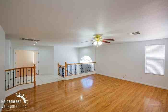 10761 Spruce Bough St - Photo 5 of 14