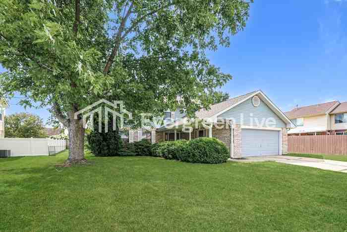 8979 Trowbridge Way - Photo 2 of 15