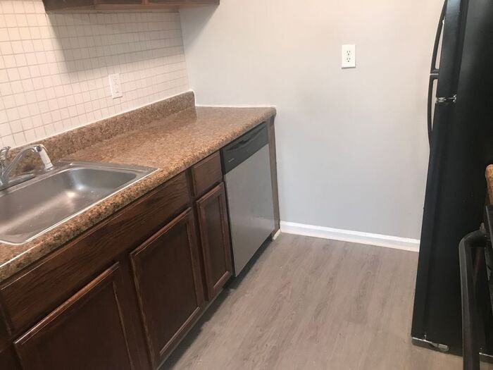 105 Chalet North Ct - Photo 4 of 7