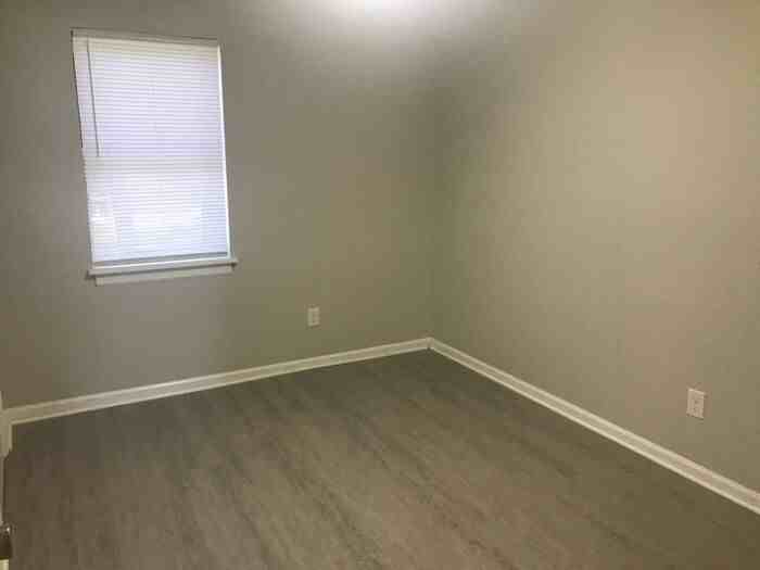 105 Chalet North Ct - Photo 7 of 7