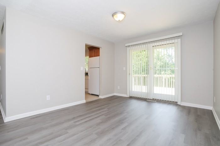 686 Cloverdale Ave - Photo 3 of 10