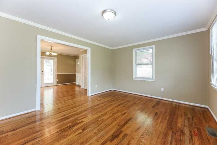 24 Prestbury Dr - Photo 2 of 10