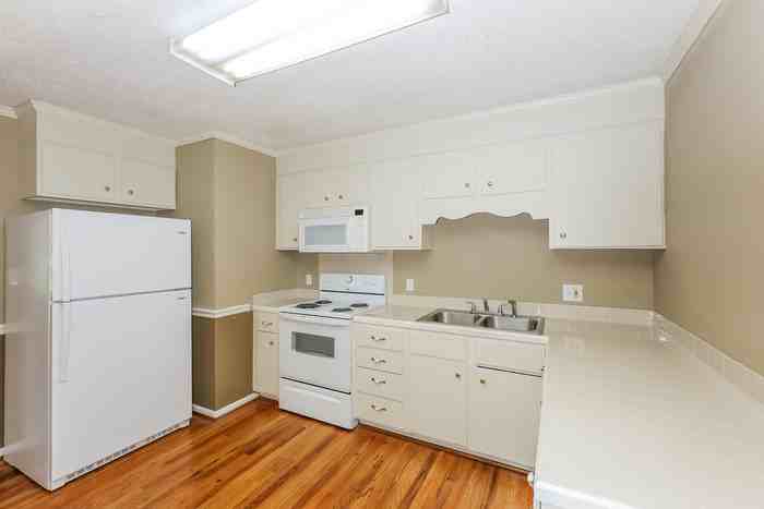 24 Prestbury Dr - Photo 4 of 10