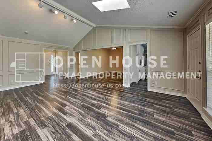2237 Valley Ml - Photo 4 of 23