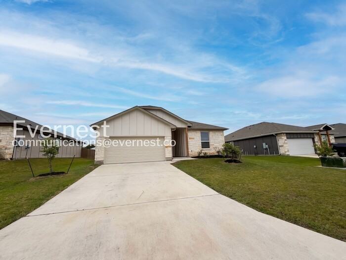 845 Freedom Cir - Photo 2 of 19