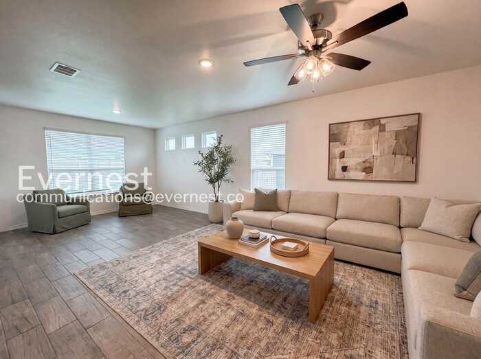 845 Freedom Cir - Photo 3 of 19
