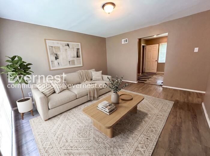 4001 Cranberry Ln - Photo 2 of 21