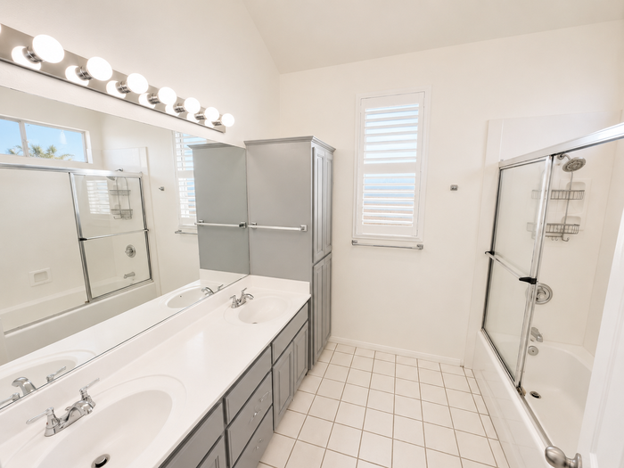 1045 Beryl St - Photo 6 of 24