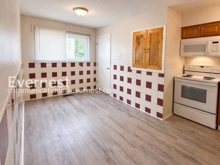 7826 Blandford Dr - Photo 7 of 21