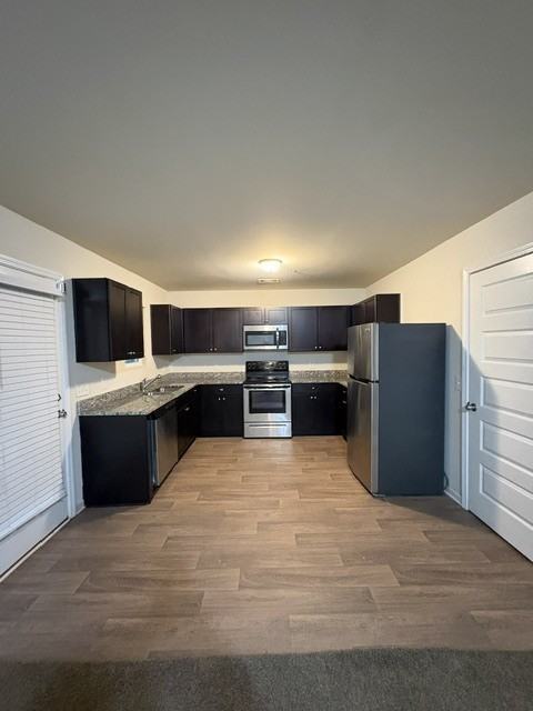 661 Carlton Pointe Dr - Photo 3 of 21