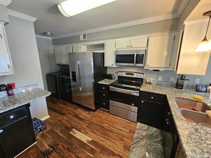 246 Shoreline Dr #1 - Photo 5 of 18