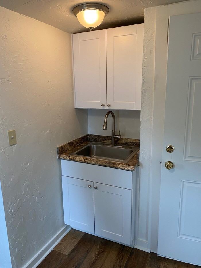 306 20th Ave #C - Photo 3 of 6