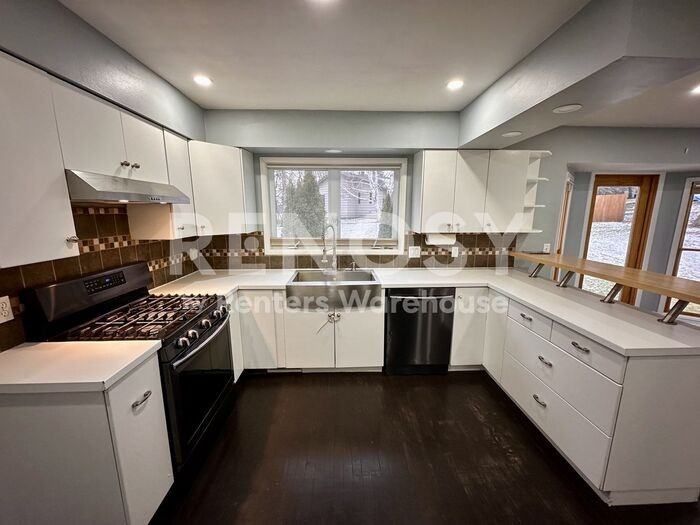 13808 Frontier Ln - Photo 7 of 50