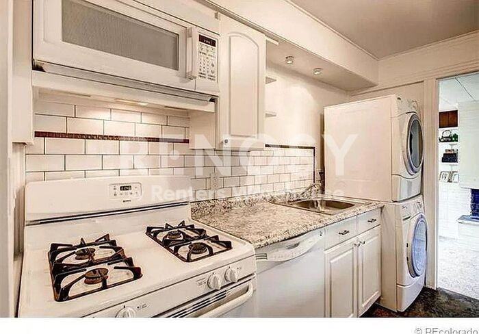 3030 S Bellaire St - Photo 6 of 19