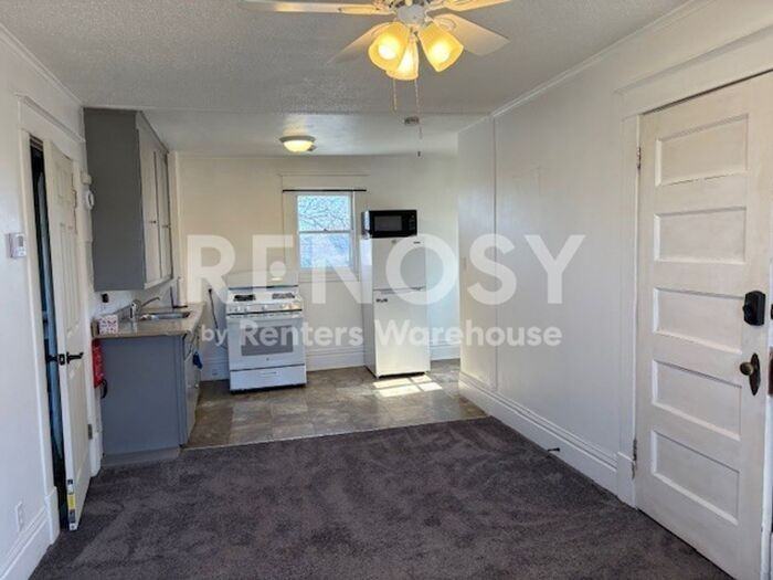 617 2nd Ave S - Photo 2 of 6