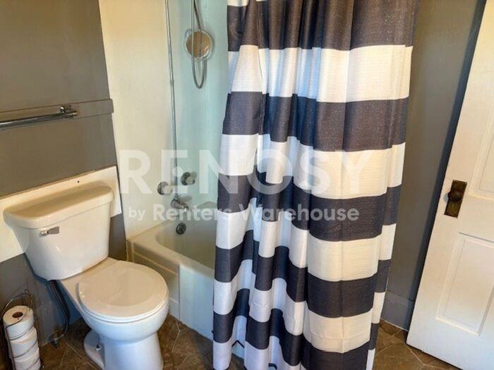 617 2nd Ave S - Photo 3 of 6