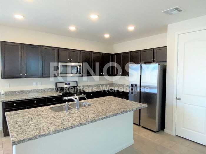 734 W Nova Pl - Photo 6 of 31