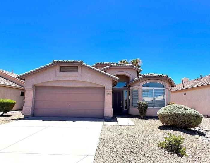 8757 E Avalon Dr - Photo 3 of 25