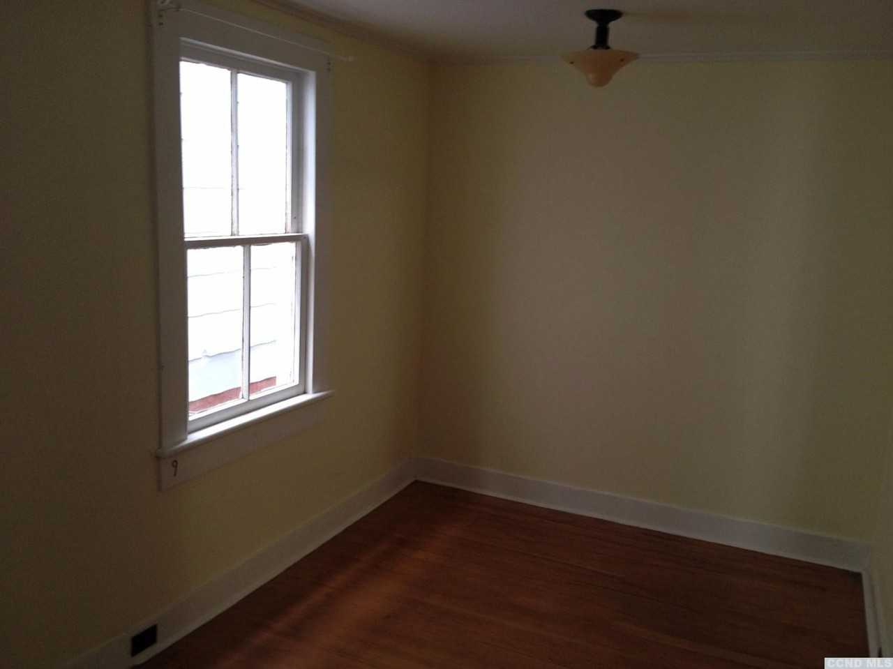 232 Robinson Street - Photo 2 of 17