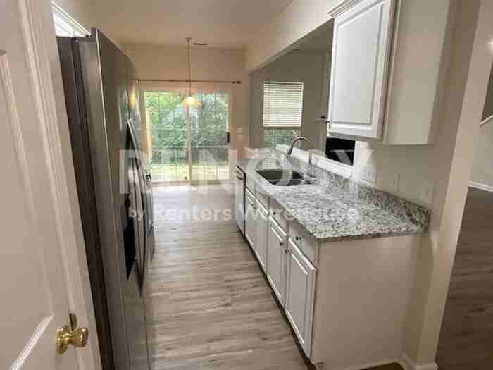 11715 Harsworth Ln - Photo 5 of 17