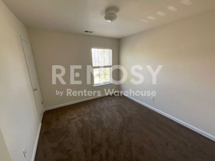 11715 Harsworth Ln - Photo 6 of 17