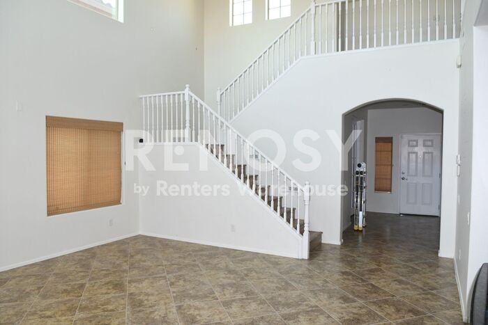 10827 W Cottontail Ln - Photo 3 of 24