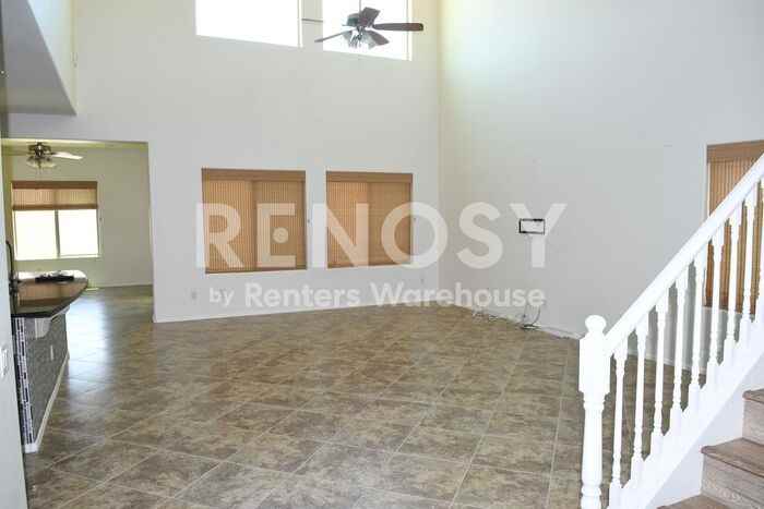 10827 W Cottontail Ln - Photo 4 of 24