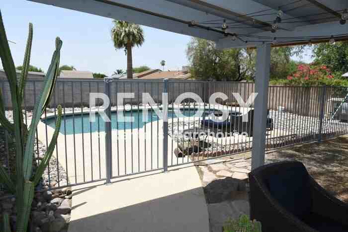 1550 W Pershing Ave - Photo 3 of 29