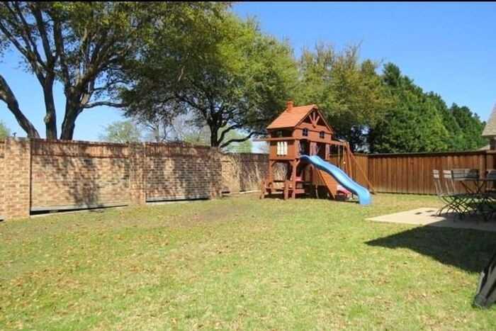 2902 Cedar Wood Dr - Photo 3 of 14
