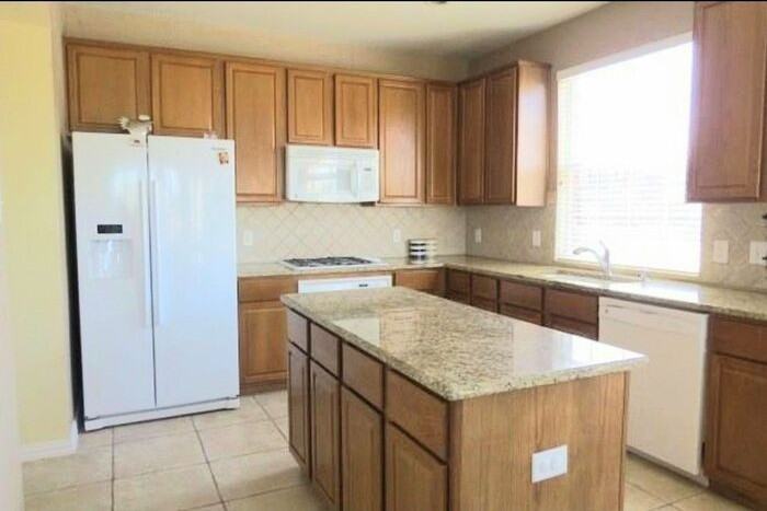 2902 Cedar Wood Dr - Photo 4 of 14