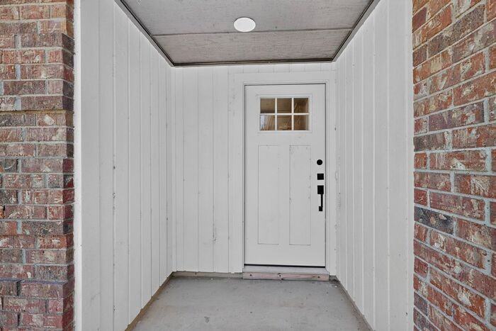 1313 Homestead St - Photo 4 of 43