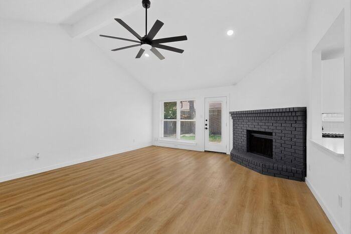 1313 Homestead St - Photo 6 of 43