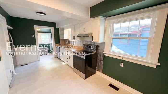6135 Holmes St - Photo 5 of 21