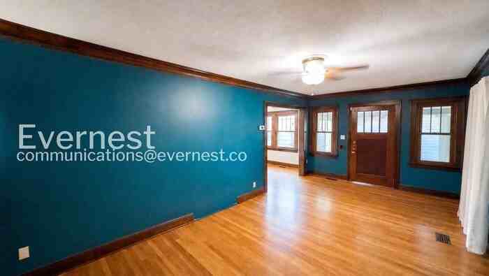6135 Holmes St - Photo 7 of 21