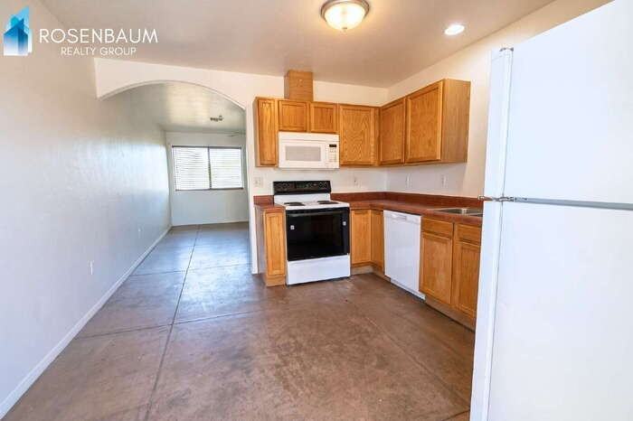 5636 E 26th St #3 - Photo 3 of 10