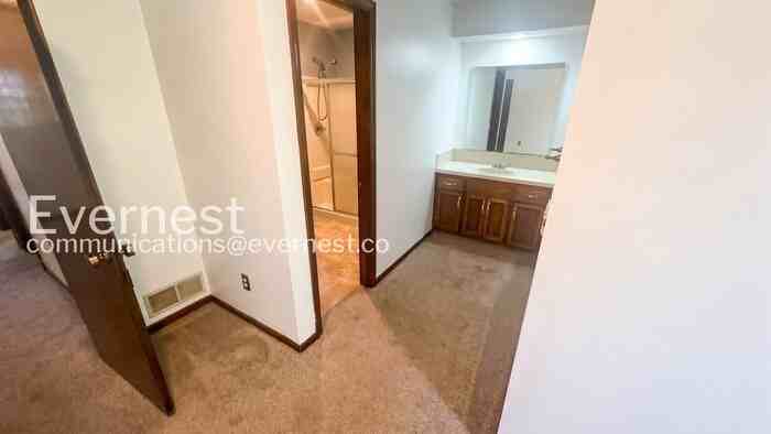 1311 E 123rd Ter - Photo 6 of 21