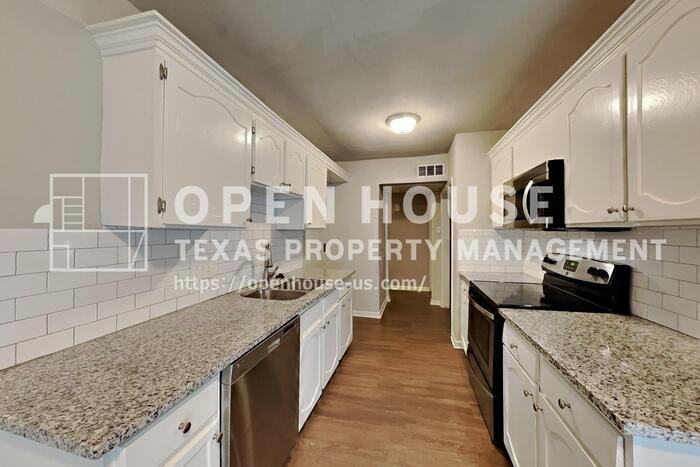 6917 Lincolnshire Ln - Photo 6 of 21