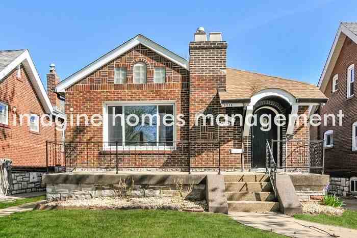 6518 Parkwood Pl