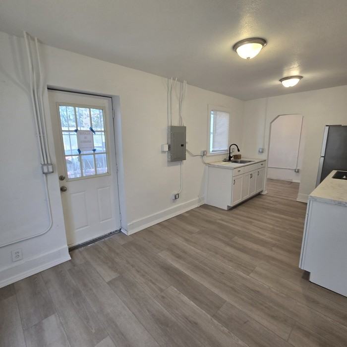 108 Mesa St Se #108 - Photo 3 of 11