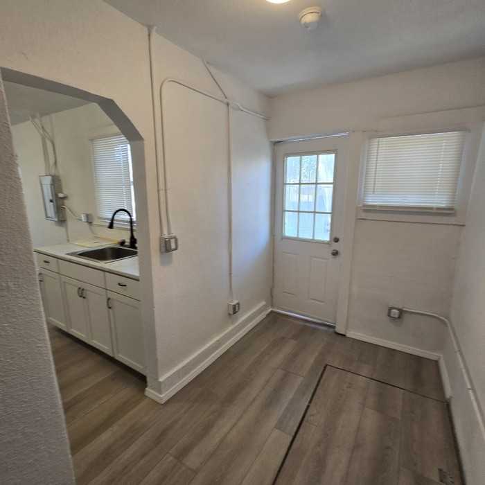 108 Mesa St Se #108 - Photo 5 of 11