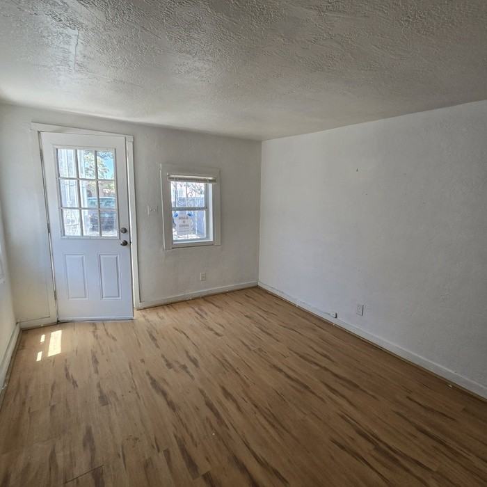 106 Mesa St Se #106 - Photo 3 of 8