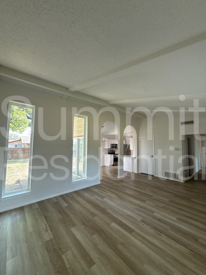 2909 O Henry Dr - Photo 5 of 16