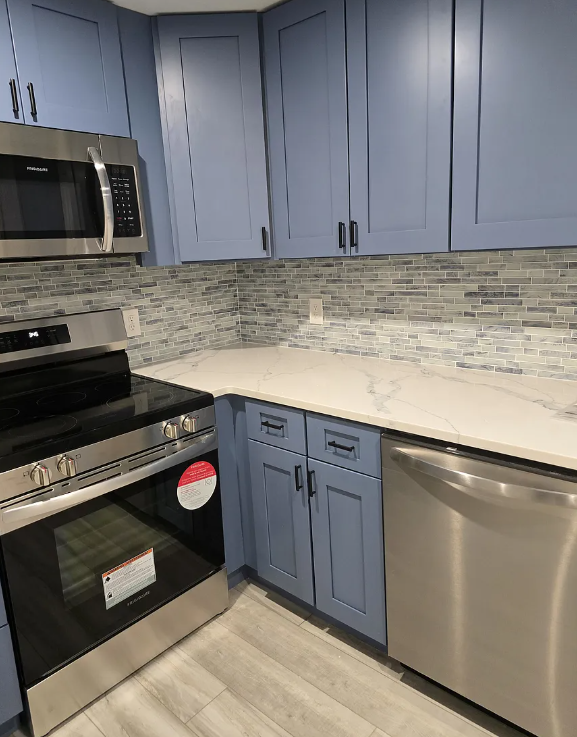 601 N Surrey Ave - Photo 2 of 9