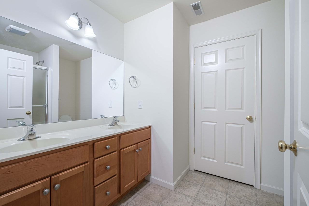 427 College Manor Ave - Photo 5 of 12