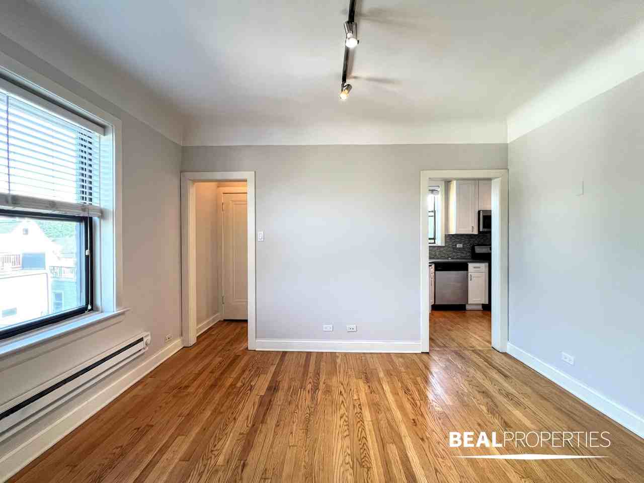 2321 N Rockwell St - Photo 3 of 13