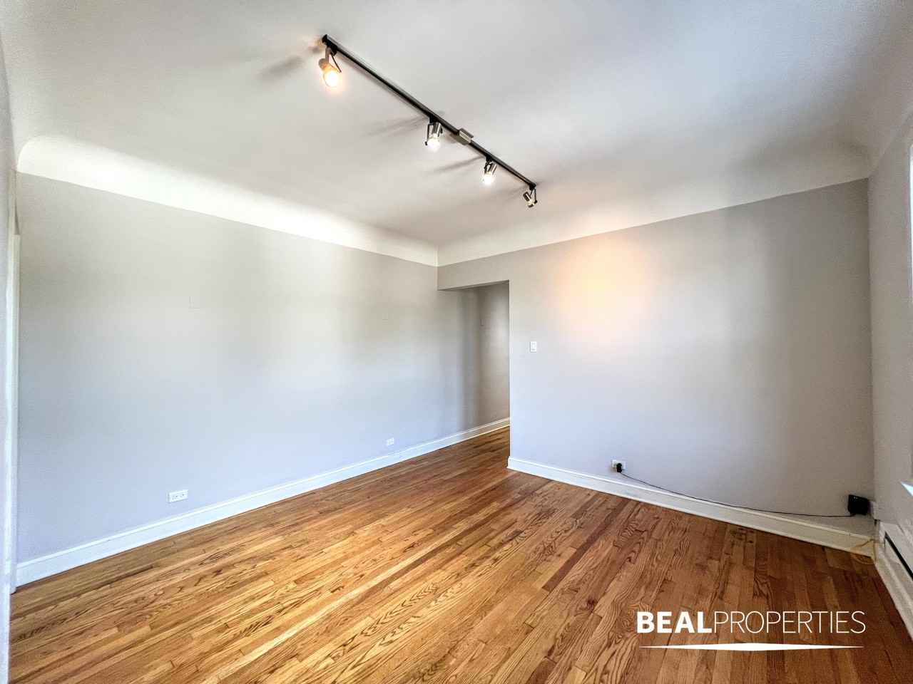 2321 N Rockwell St - Photo 7 of 13